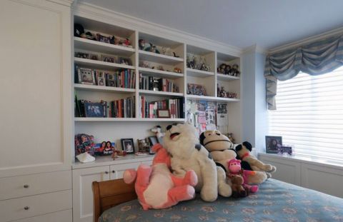 7-spiera daughters dolls and wall unit