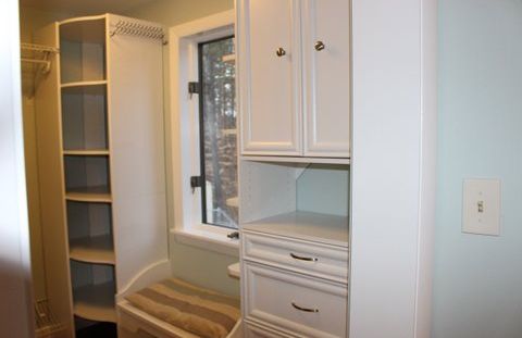 8-interior-walk-in-closet